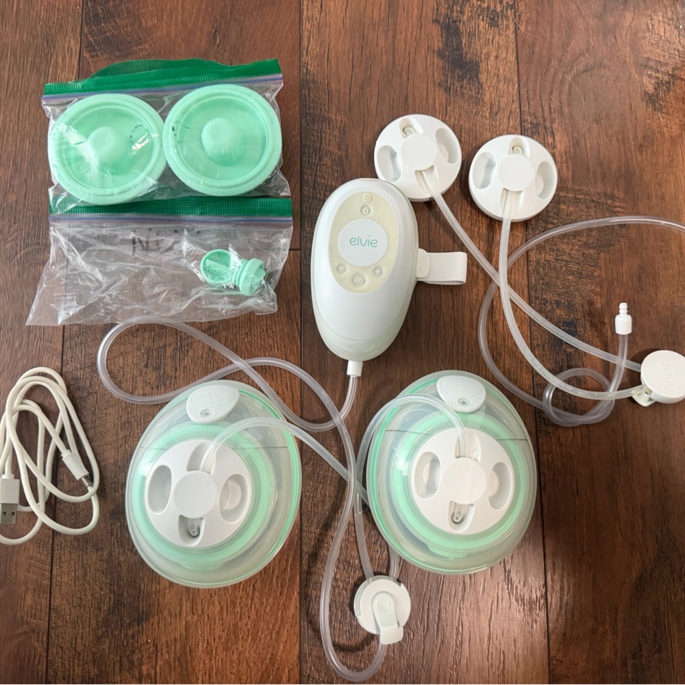 Elvie Breast Pump Set with Accessories